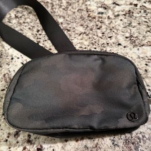 Lululemon Shoulder Bag brand new